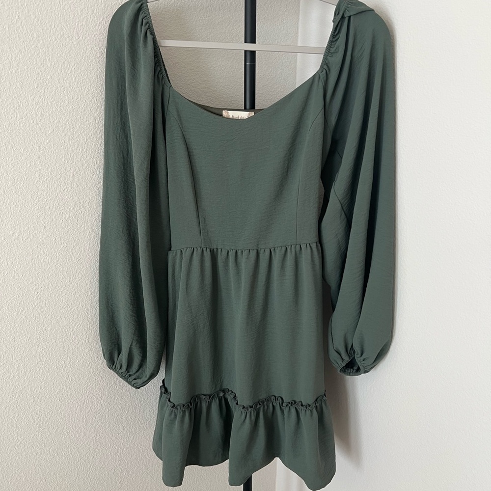 Green long sleeve altar’d star dress
